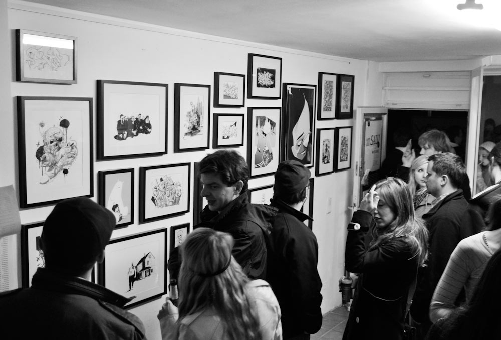 Schwarz auf Weiss SNNC-Tour/ Gruppenausstellung Pretty Portal Gallery Düsseldorf, 2010 - Kornel Illustration | Kornel Stadler portfolio